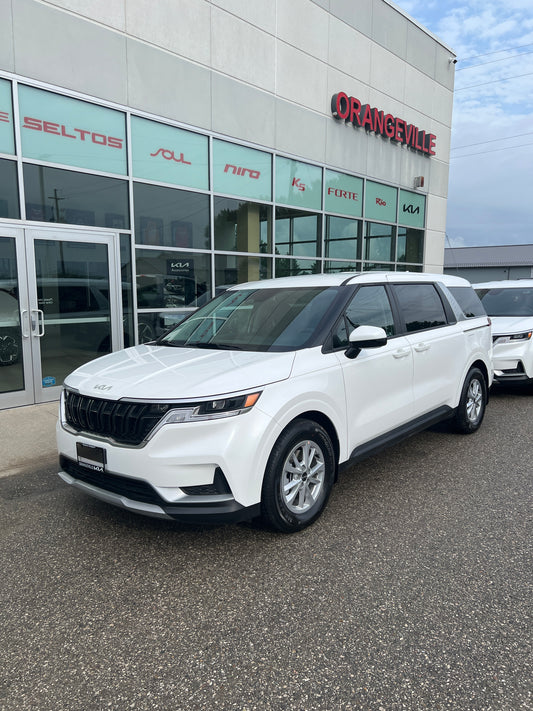 2024 Carnival LX+ Snow White Pearl Kia Canada, Orangeville Kia SWP