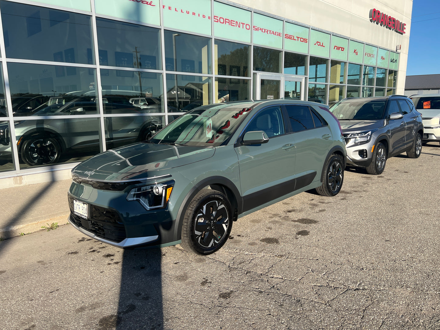 Kia Niro PhEV LX EX Premium cityscape green CGE Orangeville Kia