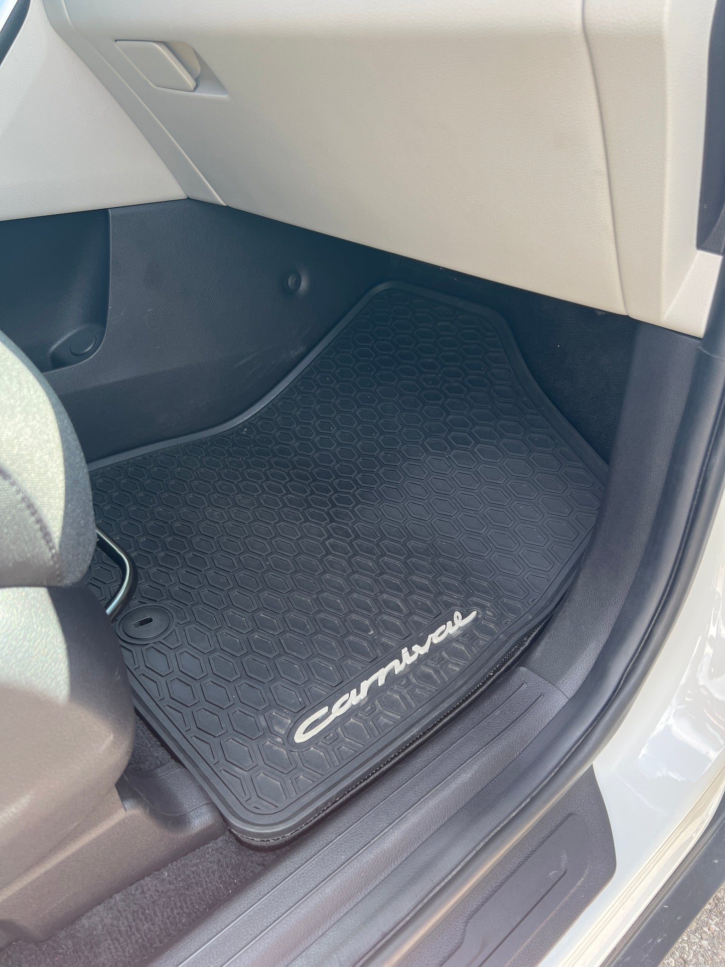 FREE SHIP Kia All-Weather Floor Mats - 2025-2026 Carnival Hybrid (HEV) 7-passenger R0F13AP300