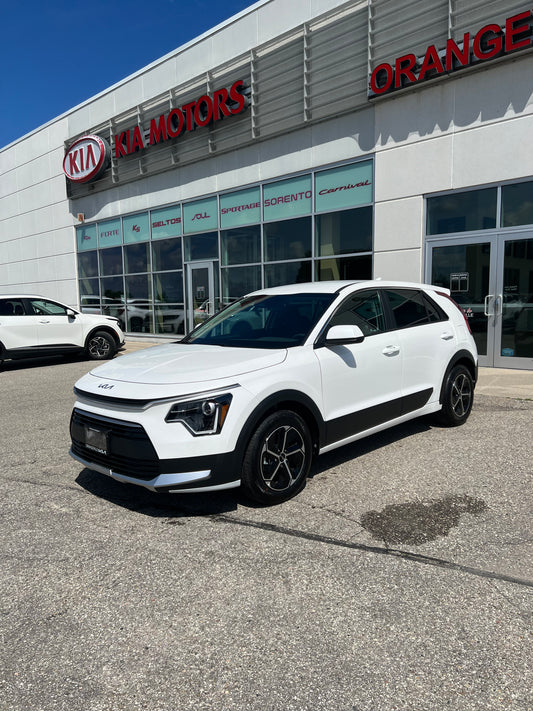 2025 niro hybrid EX snow white pearl Kia Canada Orangeville Kia SWP
