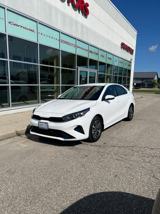 Orangeville Kia Kia Canada 2022 forte sedan snow, White pearl SWP EX