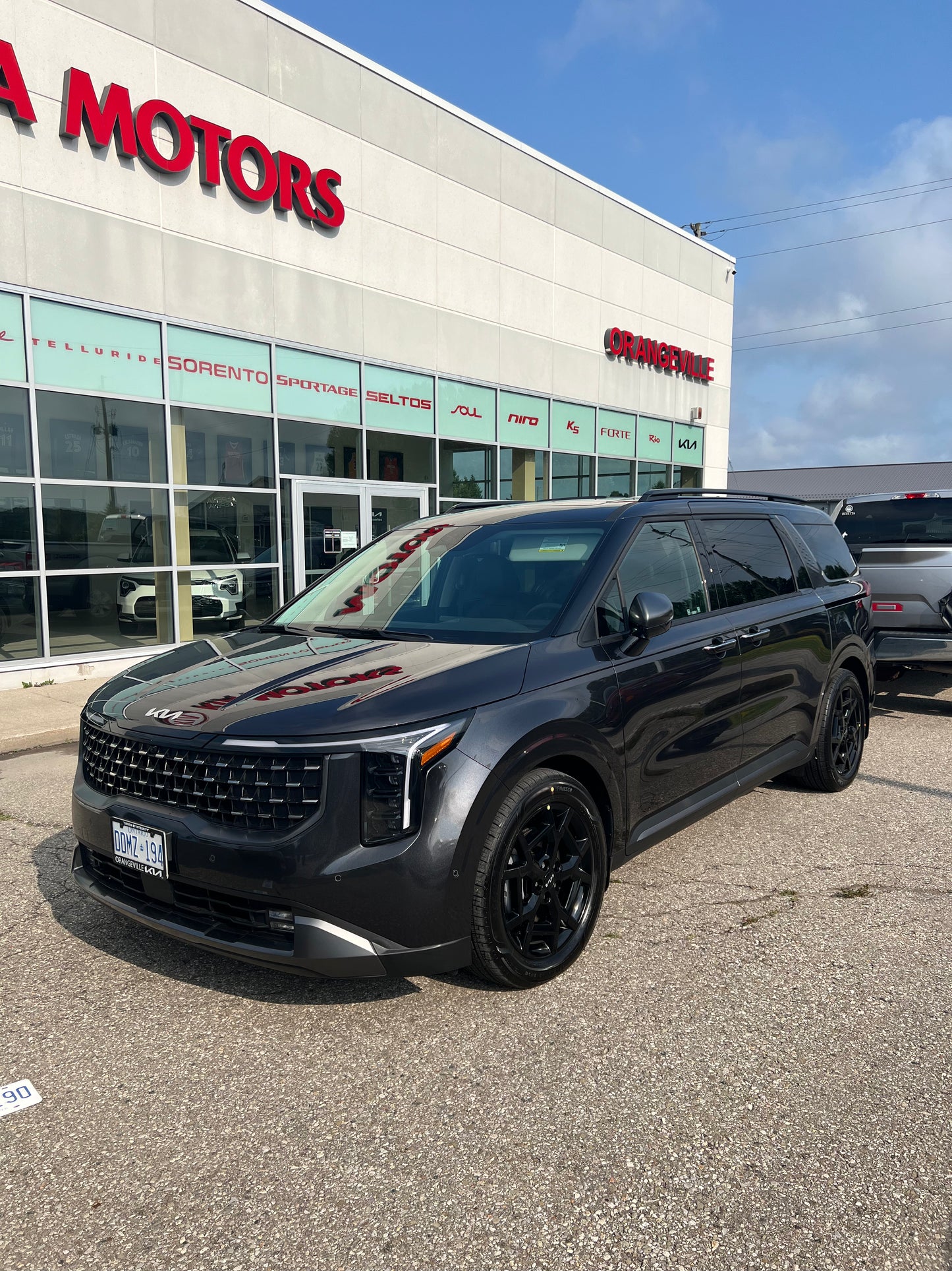 Kia carnival thunder grey p2m Orangeville kia
