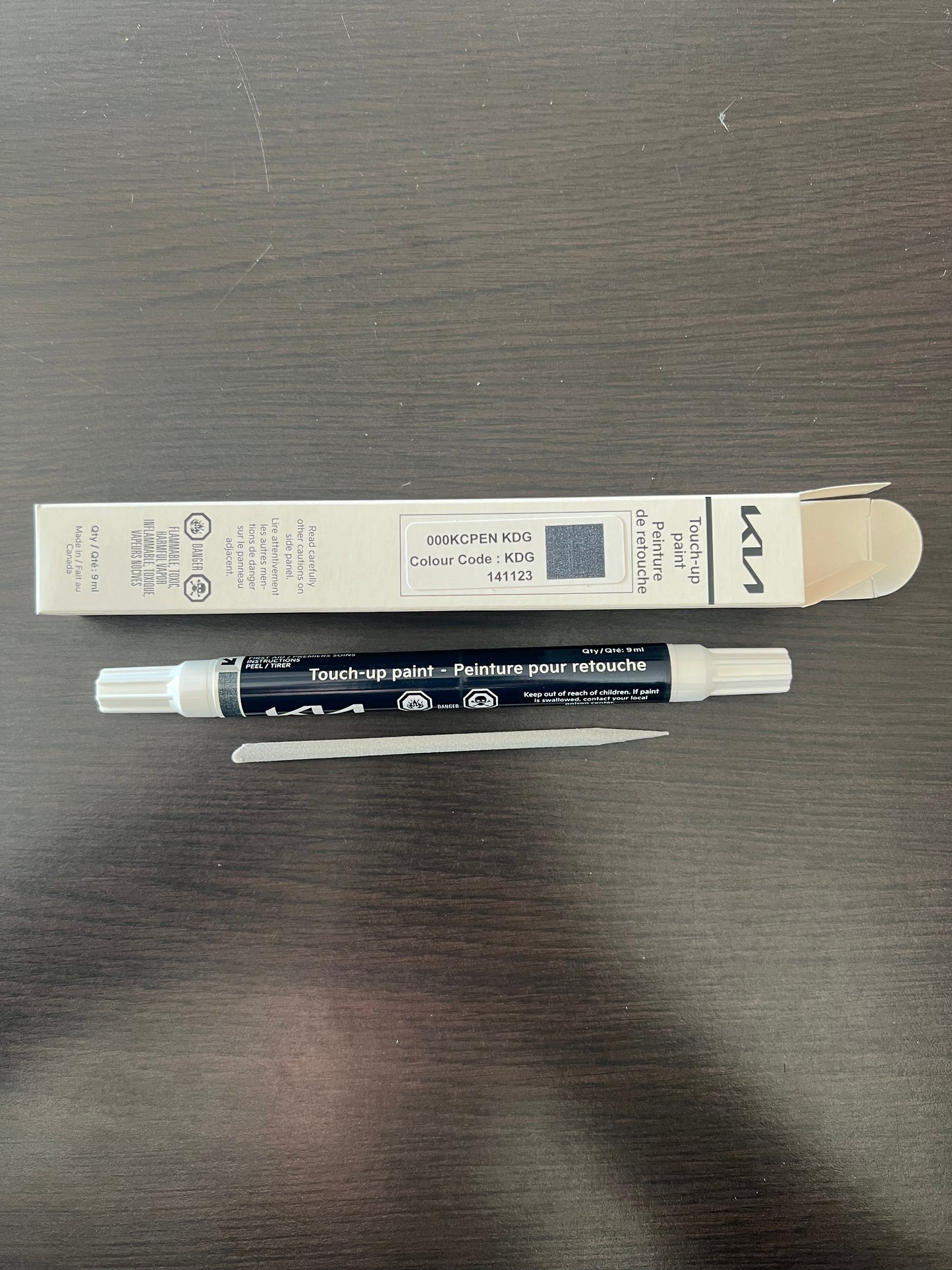 Kia Canada touchup paint pen, gravity grey KDG