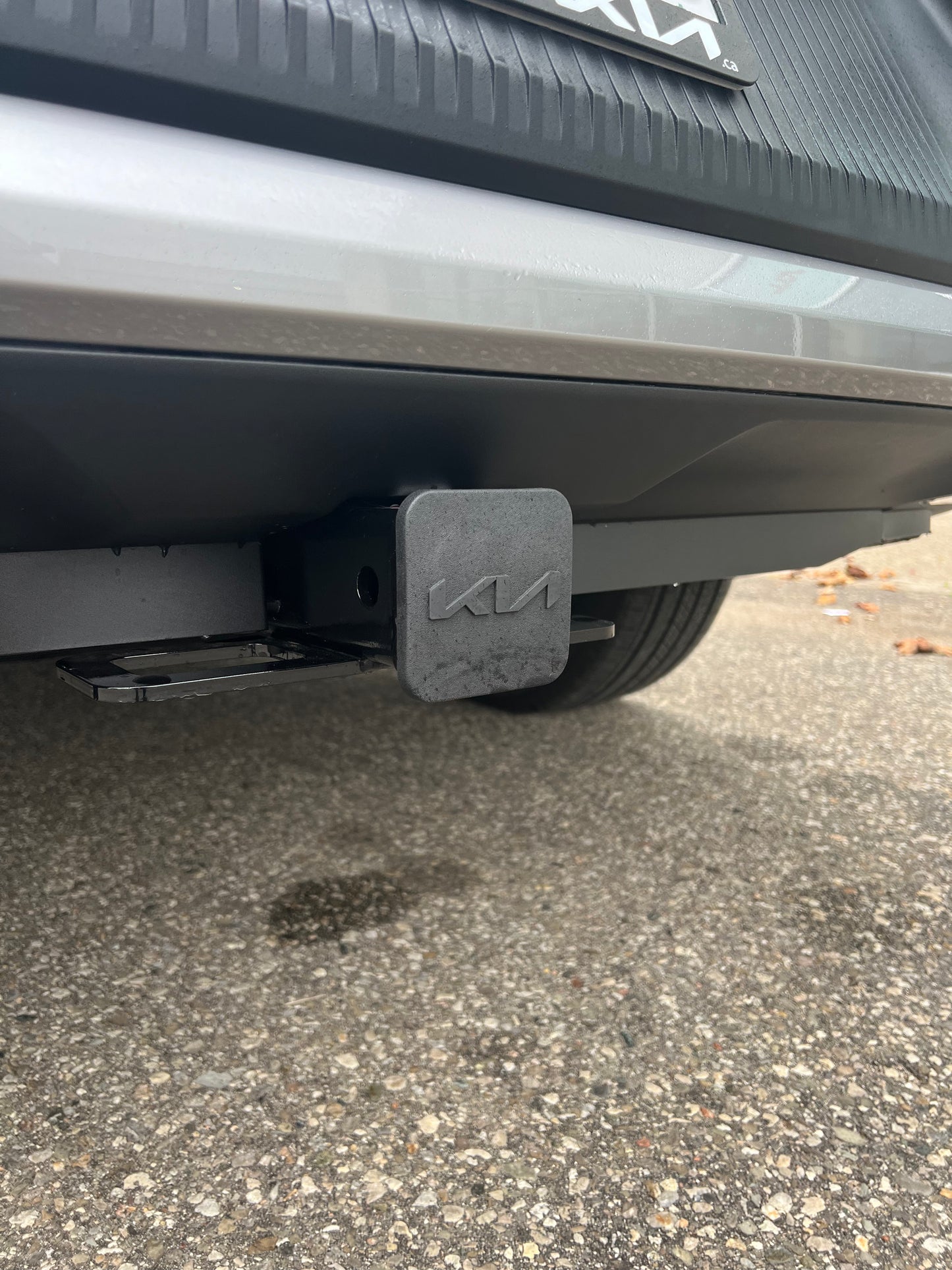 Trailer Hitch (with accessories) - 2024-2026 EV9 DOH03AP000