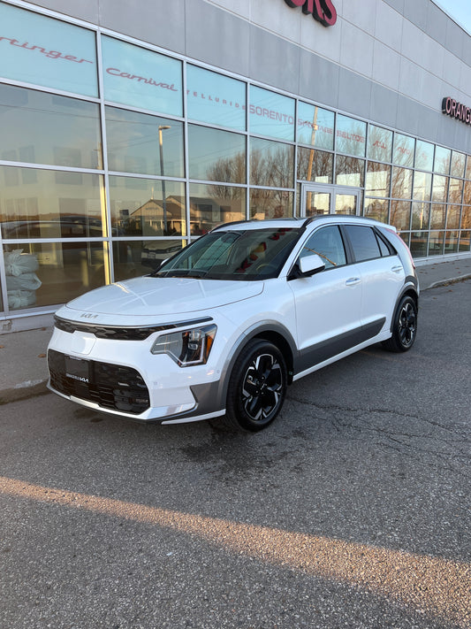 2024 Kia Niro EV Wave Snow White pearl with grey C pillar SWP Orangeville Kia