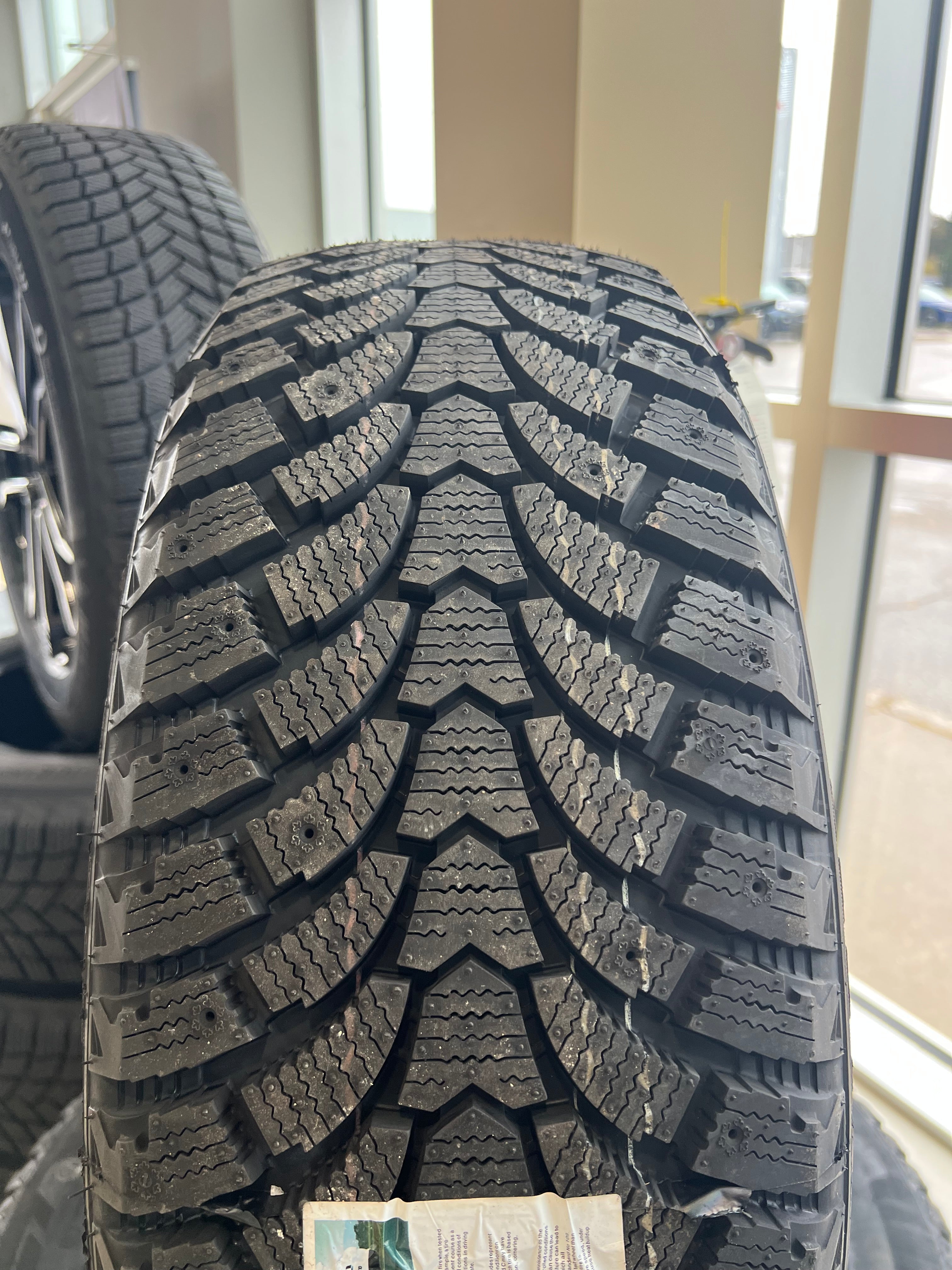bebe13@205／60R16 Tectonic 205/60R16 Antares Grip 20 96H | High Performance Winter