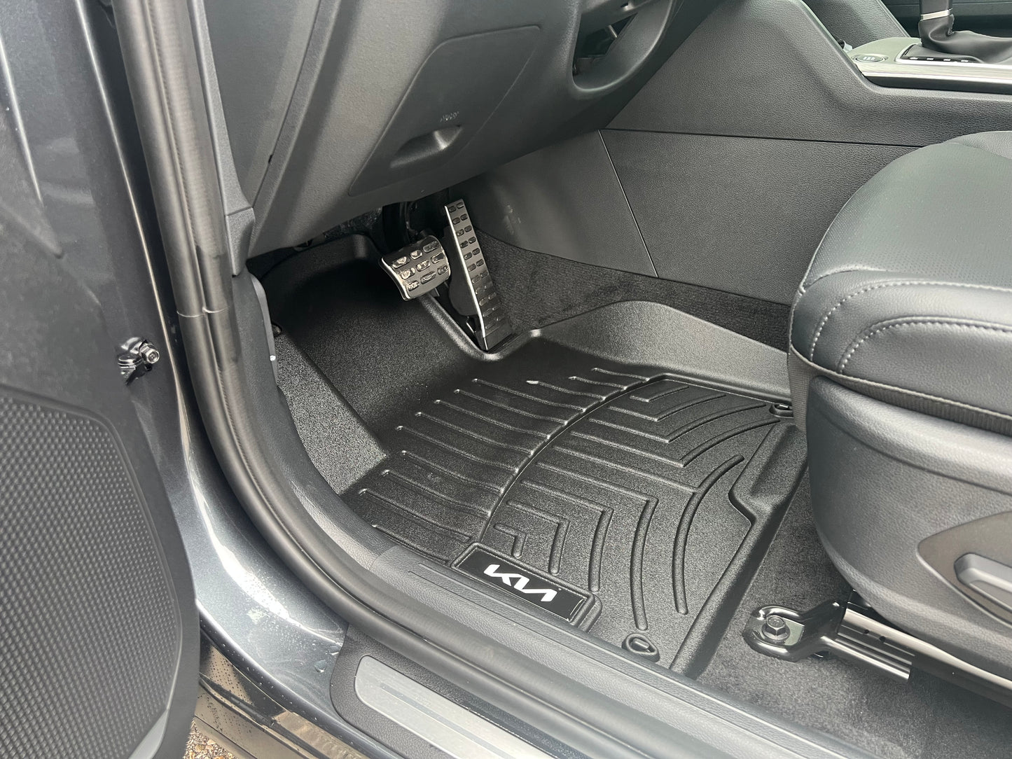 Kia Sportage HEV hybrid ex ex premium SX front WeatherTech liners hard plastic floor coverage