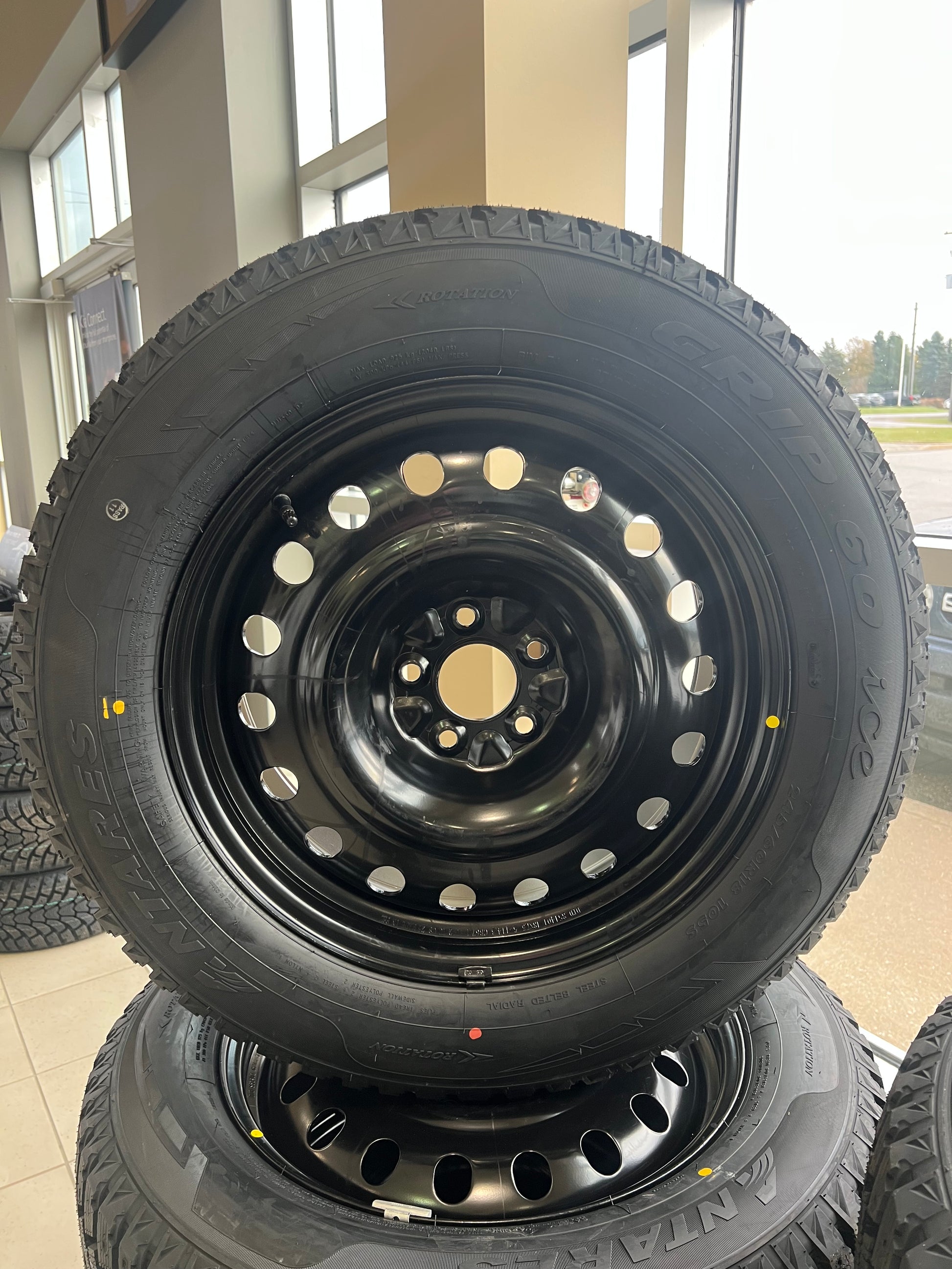 Antares grip60 snow tire package steel rims 245/60r18 Kia Telluride Orangeville Kia