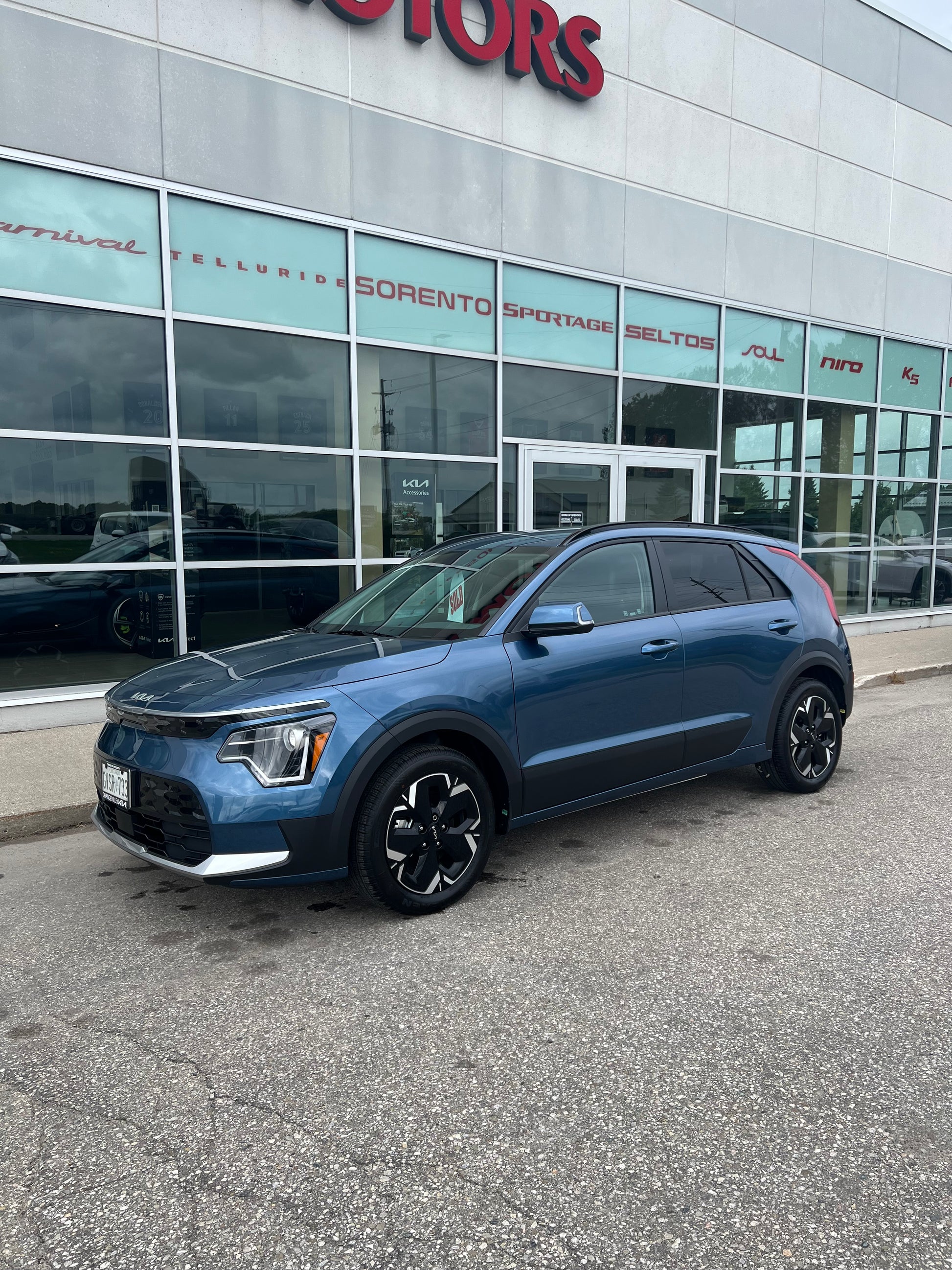 Kia Canada Orangeville Kia Niro EV in Mineral Blue M4B