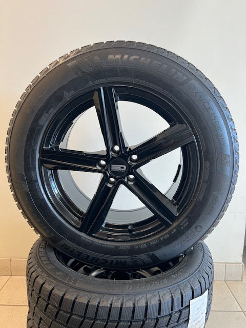 245 60r18 Snow Tire Package with TPMS (Black Alloy) 2020-2024 Telluride WINTER27-TEL-SPA